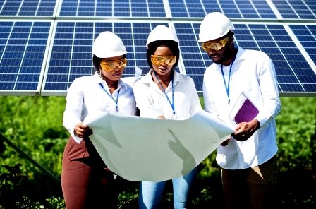 Entreprise Informatique Sénégal vous accompagne dans l’installation de panneaux solaires fiables, économiques et durables.
