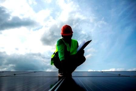 Entreprise Informatique Sénégal vous accompagne dans l’installation de panneaux solaires fiables, économiques et durables.